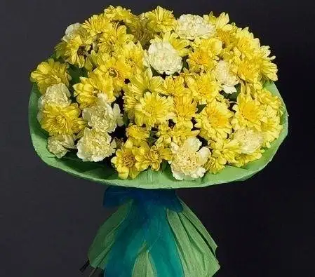 Yellow and White Carnations Bunch