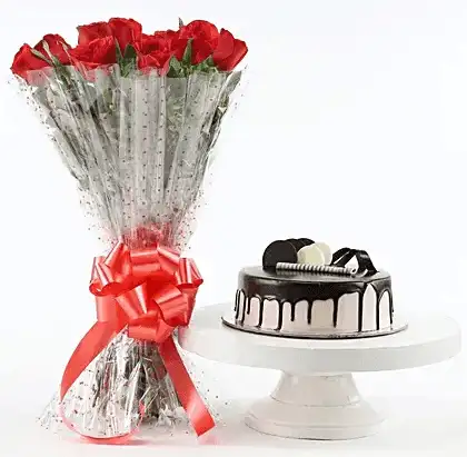Roses And Cake Gift Hamper