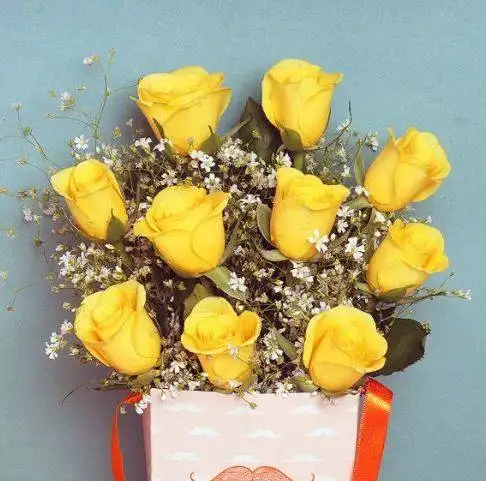 Yellow Roses in a Father's Day Vase - Image 2