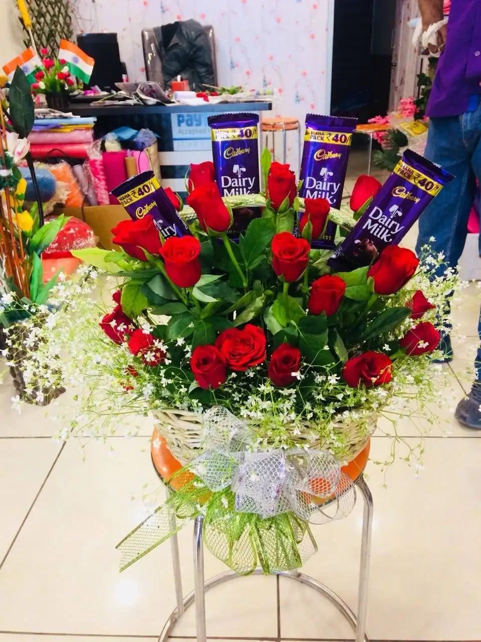 Amazing Rose with Chocolates