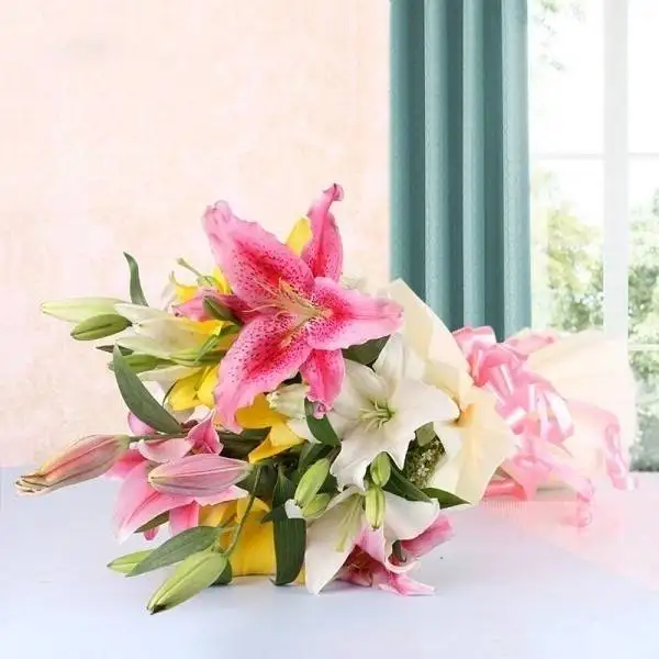 Mixed Lilies Bouquet - Image 3