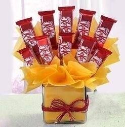 KitKat set in Vase