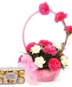 Rochers With red Roses Bouquet