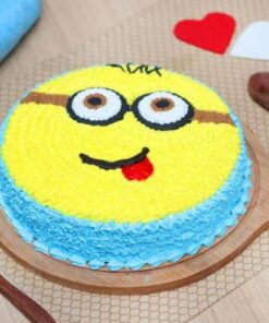 Vanilla Minion Cake