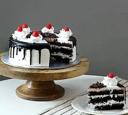 Black Forest Trendy Cake - Image 3
