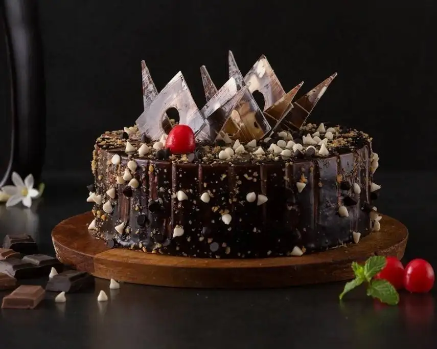 Delicious Creamy Choco Chip Cake - Image 2