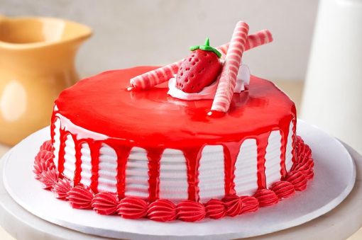 Delicious Creamy Strawberry Cake