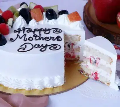 Mothers Day Special Fruits Cake - Image 2