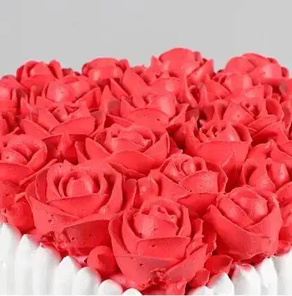 Hearty Roses Cake - Image 4