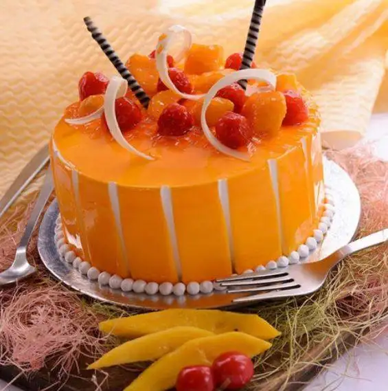 Delicious Creamy Mango Cake
