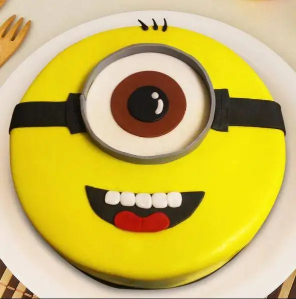 Luxury One Eye Fondant Cake