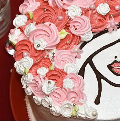 Rosy Lady Cake - Image 2