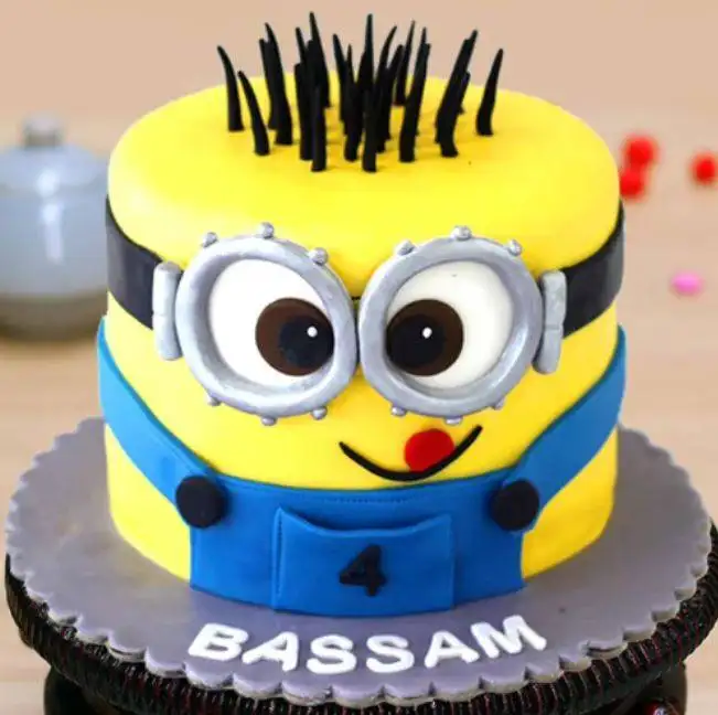 Beautiful Round Shape Minion Cake
