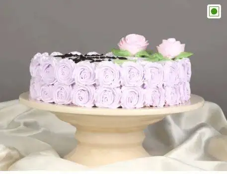 Women's Day Roses Cake - Image 2