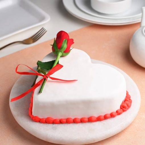 heart shaped fondant vanilla cake0038heva AA 1