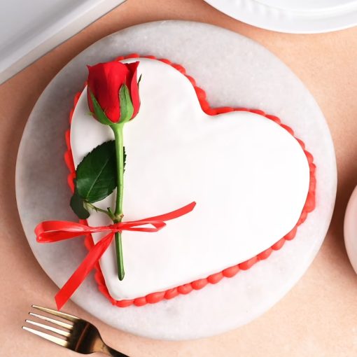 heart shaped fondant vanilla cake0038heva BB min