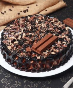 Delicious Kitkat & Choco Cake