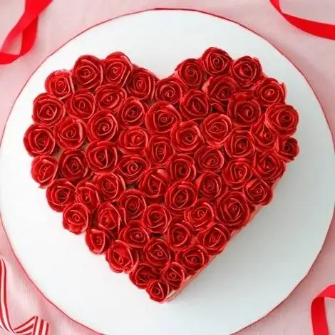 Heart Shape Roses Design Cake