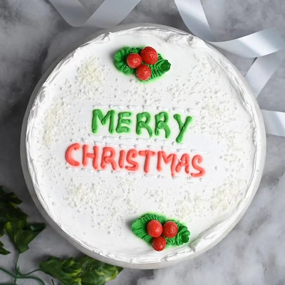 Delicious Vanilla Christmas Cake - Image 2
