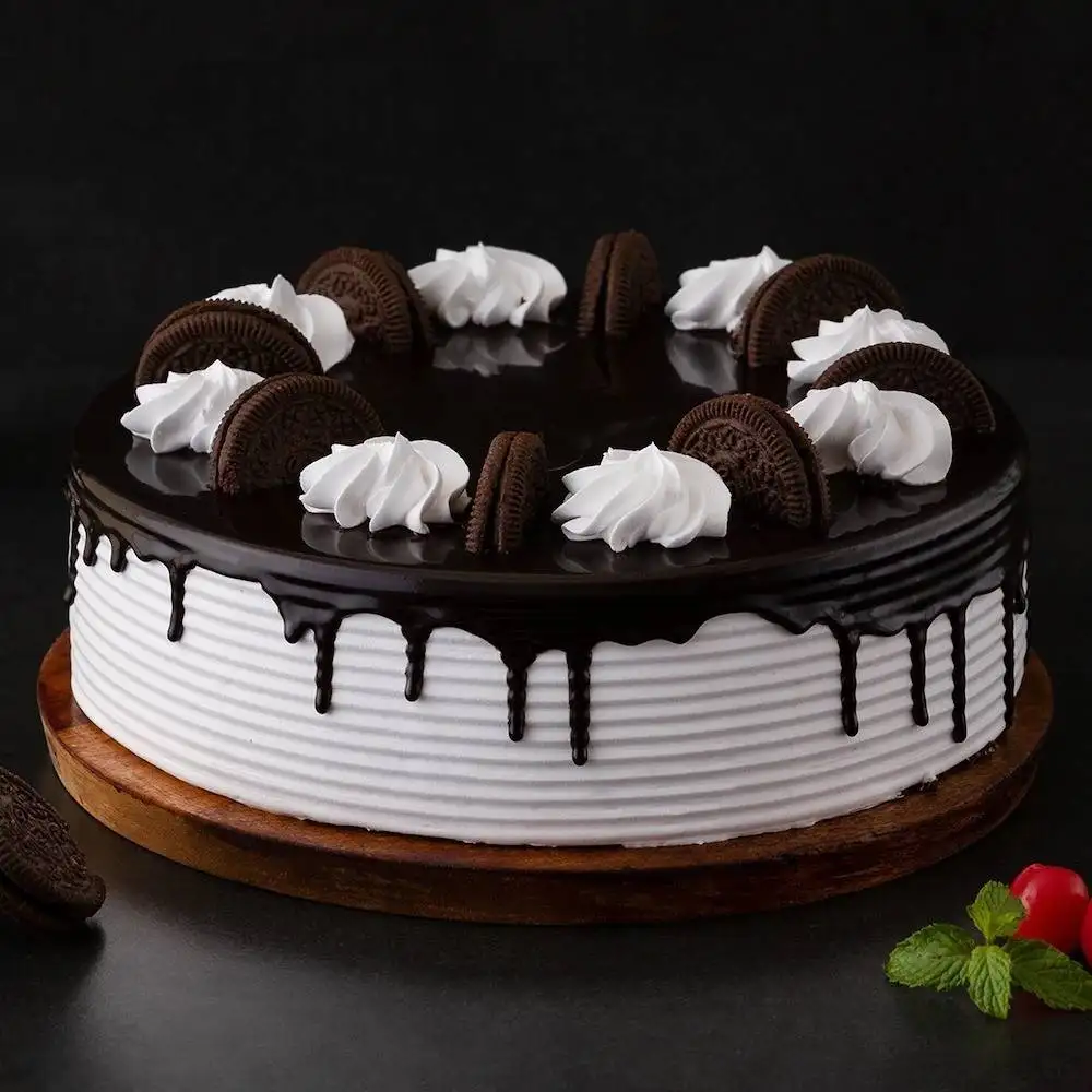 Full Chocolate Oreo Cake
