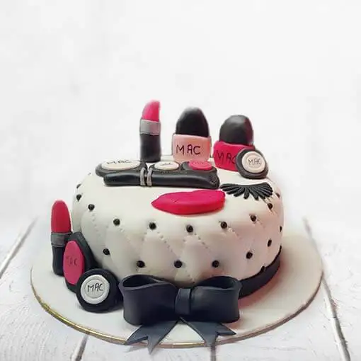 Cutie MAC Kit Cake