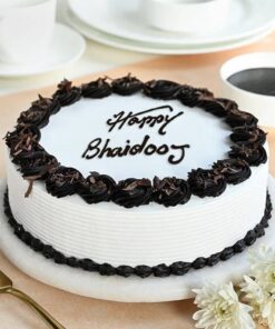 Creamy Choco Bordered Cake