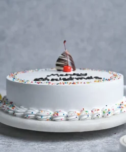 Creamy Vanilla Christmas Cake