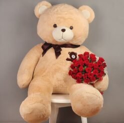 Huggable Bear & Roses Delight